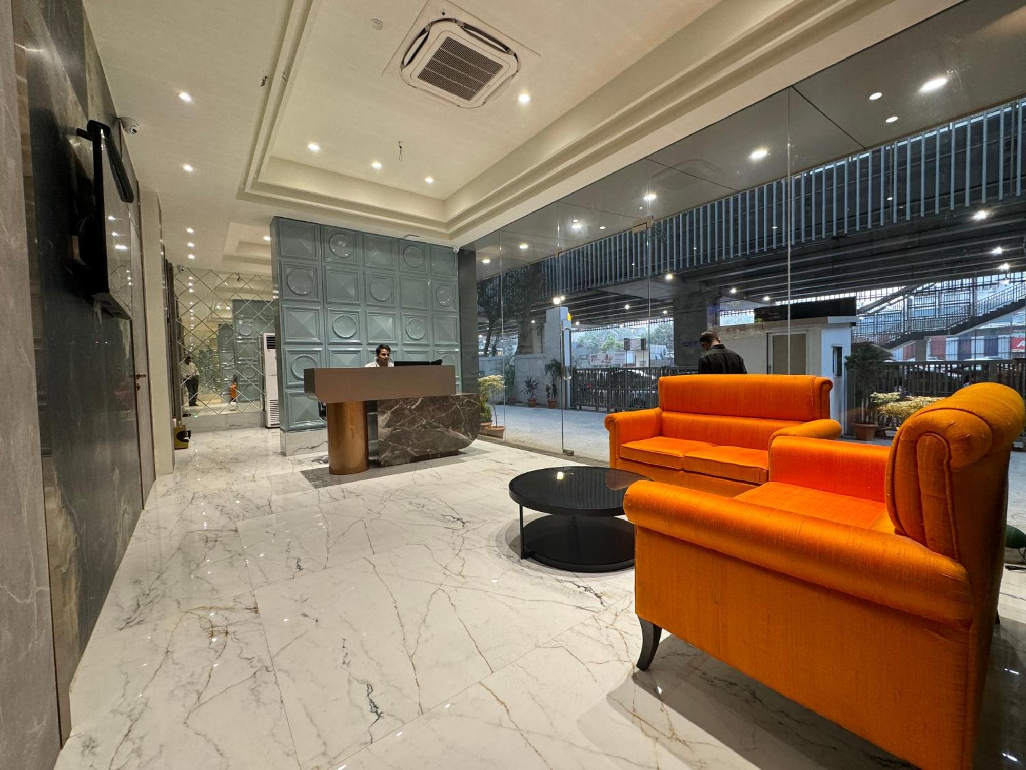 Hotel Mumbai House, Malad Exterior photo