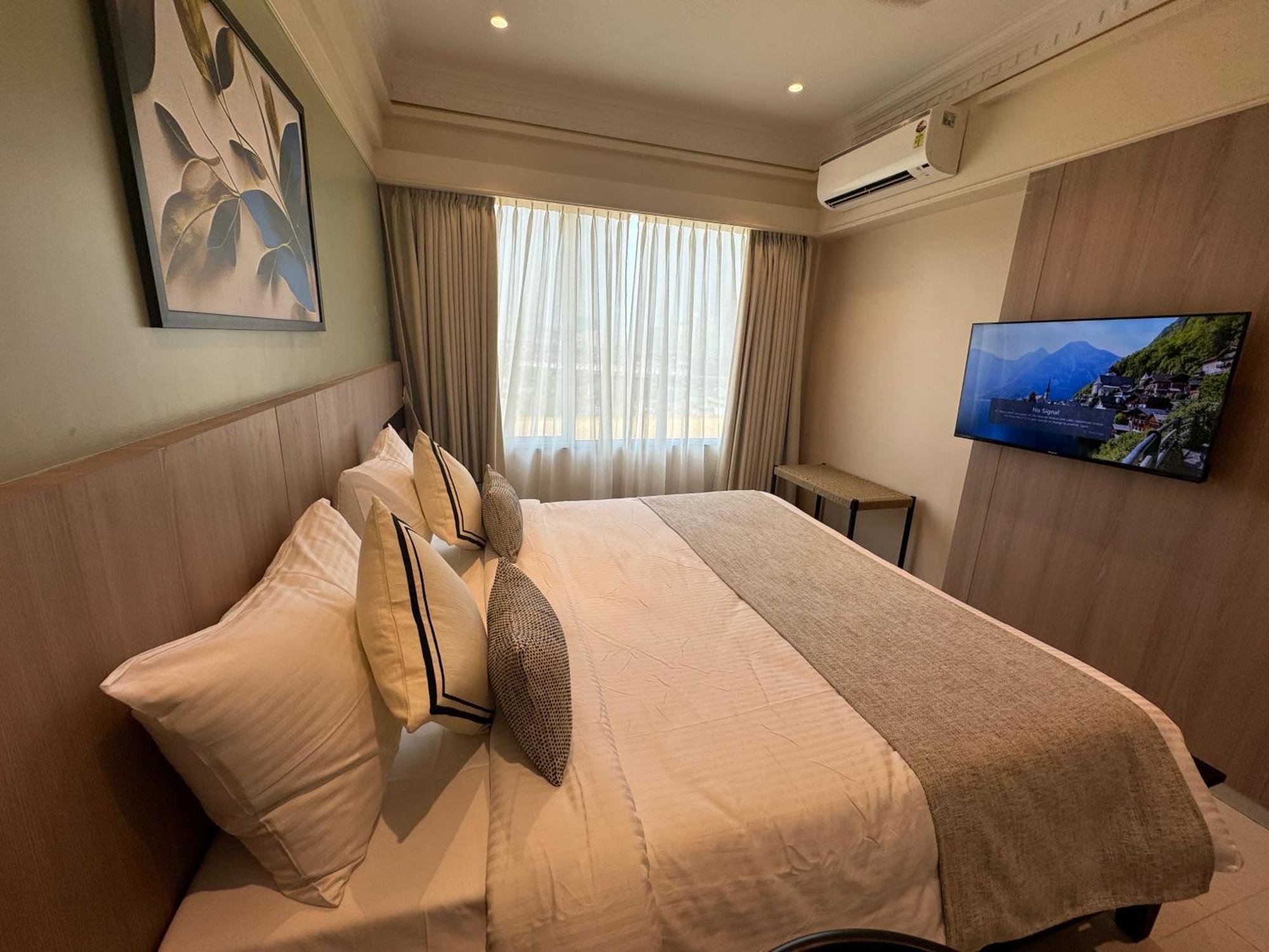 Hotel Mumbai House, Malad Exterior photo